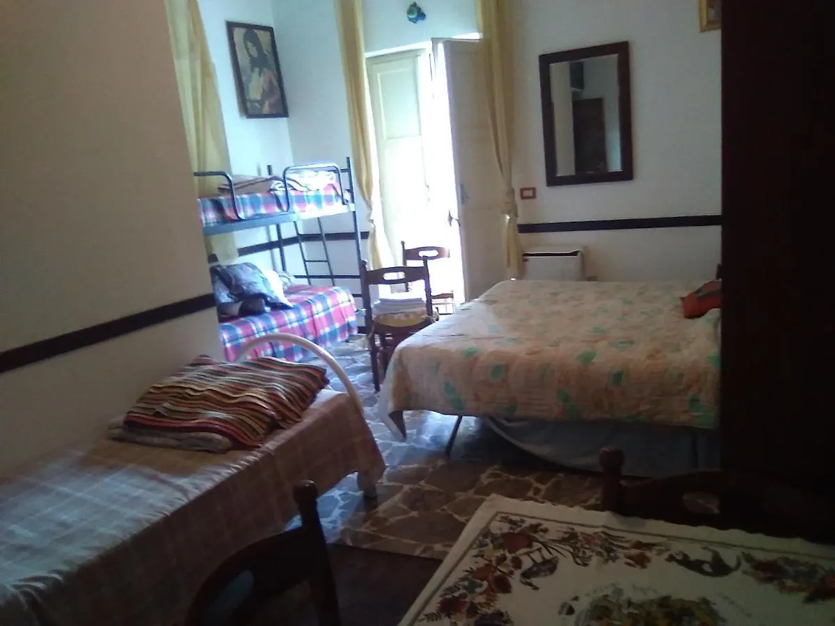 Room In Guest Room - Room With Etna View Taormina 0*,  Italia