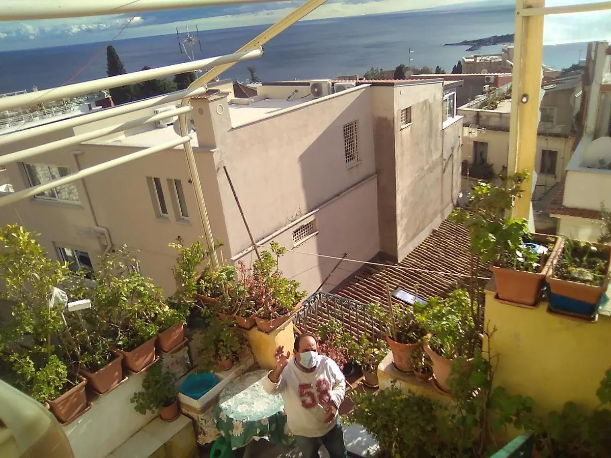 Room In Guest Room - Room With Etna View Taormina Affittacamere